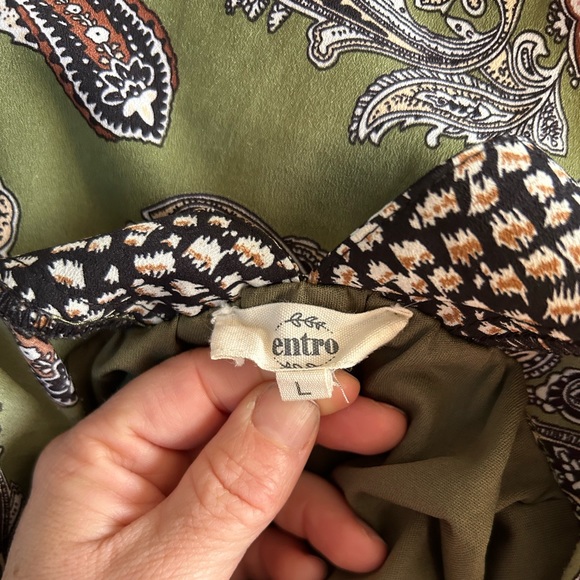 Entro Green Paisley & Animal Print Double V-Neck Short Sleeve Dress w/Tie Back - Picture 2 of 7